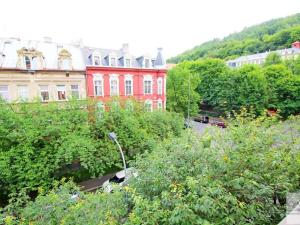 Pronájem bytu 1+1, Karlovy Vary, Jízdárenská, 42 m2
