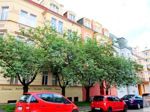 Pronájem bytu 1+1, Karlovy Vary, Jízdárenská, 42 m2
