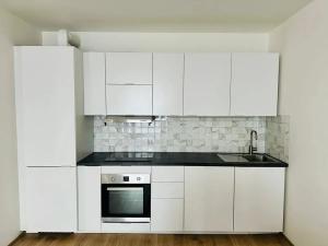 Pronájem bytu 2+kk, Praha - Kamýk, Ve Lhotce, 59 m2