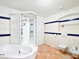 Prodej vícegeneračního domu, Nové Hamry, 560 m2
