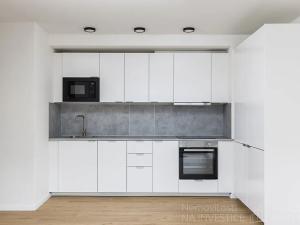 Pronájem bytu 2+kk, Praha - Holešovice, Poupětova, 50 m2