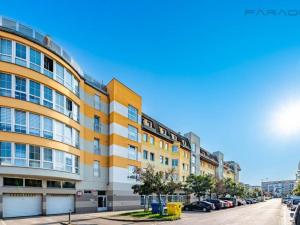 Pronájem bytu 2+kk, Praha - Hlubočepy, Voskovcova, 49 m2