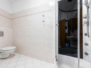 Pronájem bytu 2+kk, Praha - Hlubočepy, Voskovcova, 49 m2