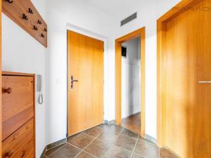 Pronájem bytu 2+kk, Praha - Hlubočepy, Voskovcova, 49 m2