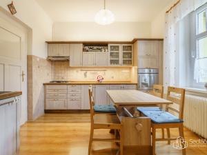 Prodej bytu 4+1, Karlovy Vary, Brožíkova, 128 m2