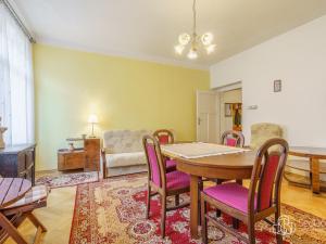 Prodej bytu 4+1, Karlovy Vary, Brožíkova, 128 m2