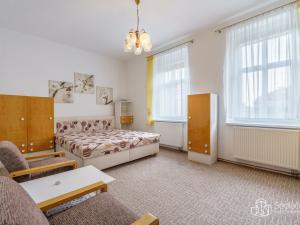 Prodej bytu 4+1, Karlovy Vary, Brožíkova, 128 m2