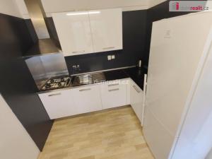 Prodej bytu 3+1, Praha - Prosek, Veltruská, 62 m2