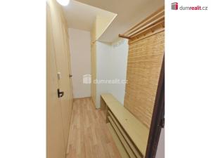 Prodej bytu 3+1, Praha - Prosek, Veltruská, 62 m2