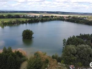 Pronájem komerčního pozemku, Kratonohy, 1261 m2