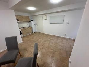 Pronájem bytu 1+1, Praha - Žižkov, Spojovací, 34 m2
