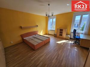 Prodej bytu 2+1, Mariánské Lázně, Nádražní náměstí, 73 m2