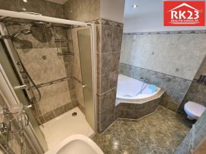 Prodej bytu 2+1, Mariánské Lázně, Nádražní náměstí, 73 m2