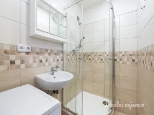 Pronájem bytu 1+kk, Praha - Troja, Mazurská, 30 m2