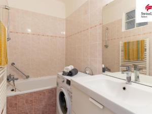 Prodej rodinného domu, Praha - Libeň, Pod vlastním krovem, 64 m2