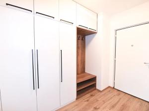 Pronájem bytu 3+kk, Praha - Modřany, Zlochova, 72 m2