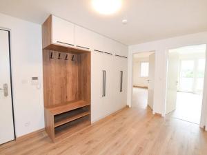 Pronájem bytu 3+kk, Praha - Modřany, Zlochova, 92 m2