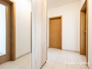 Pronájem bytu 2+kk, Praha - Vysočany, Ocelářská, 56 m2