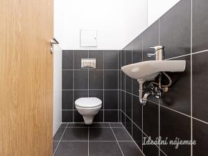 Pronájem bytu 2+kk, Praha - Vysočany, Ocelářská, 56 m2