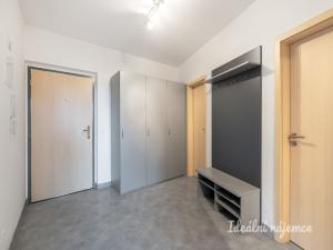 Pronájem bytu 2+kk, Praha - Černý Most, Ocelkova, 65 m2