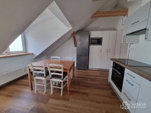 Pronájem bytu 2+kk, Sokolov, Slezská, 50 m2