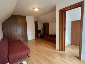 Pronájem rodinného domu, Cheb - Háje, Svatý Kříž, 100 m2