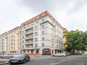 Pronájem bytu 1+kk, Praha, Biskupcova, 53 m2