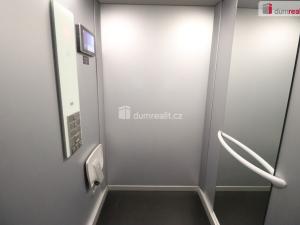 Pronájem bytu 1+kk, Karlovy Vary - Doubí, Spálená, 35 m2