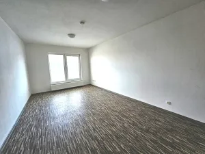 Pronájem bytu 1+kk, Milevsko, Husovo nám., 30 m2