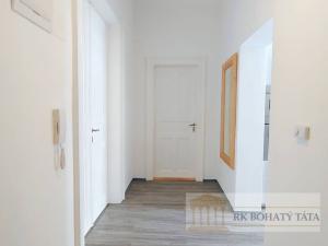 Pronájem bytu 3+1, Praha - Vinohrady, Koubkova, 80 m2