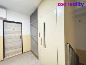 Prodej bytu 3+1, Chomutov, Vítězslava Nezvala, 66 m2