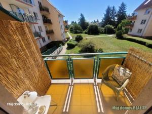 Pronájem bytu 1+kk, Praha - Lysolaje, Sídlištní, 27 m2