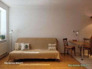 Pronájem bytu 1+kk, Praha - Lysolaje, Sídlištní, 27 m2