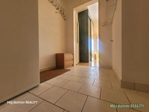 Pronájem bytu 1+kk, Praha - Lysolaje, Sídlištní, 27 m2