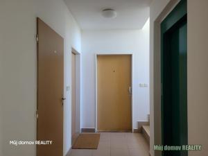 Pronájem bytu 1+kk, Praha - Lysolaje, Sídlištní, 27 m2