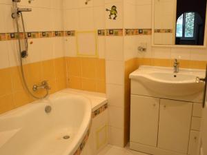Prodej bytu 3+1, Teplice, Americká, 70 m2