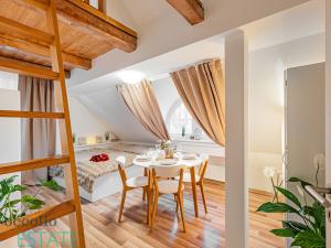 Pronájem apartmánu, Karlovy Vary, Petřín, 337 m2