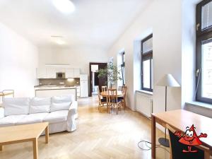 Pronájem bytu 2+kk, Praha - Nové Město, Štěpánská, 71 m2