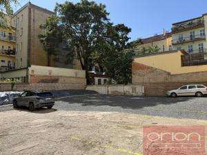 Pronájem garážového stání, Praha - Vinohrady, Italská, 14 m2