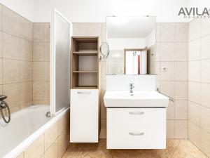 Pronájem bytu 6+kk a větší, Benešov, Dukelská, 140 m2