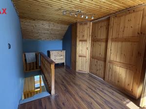 Prodej atypického bytu, Nejdek, J. A. Gagarina, 169 m2