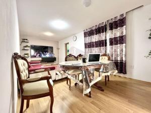 Pronájem bytu 4+1, Kojetice, Ke kněžihorce, 102 m2