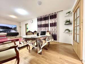 Pronájem bytu 4+1, Kojetice, Ke kněžihorce, 102 m2