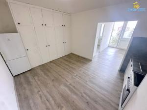 Pronájem bytu 2+1, Praha - Karlín, Nekvasilova, 48 m2