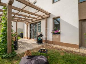 Prodej bytu 2+kk, Kunice - Dolní Lomnice, Vrbová, 61 m2