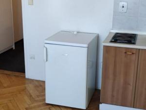 Pronájem bytu 1+kk, Praha - Smíchov, Stroupežnického, 36 m2