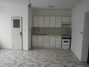 Pronájem bytu 3+1, Střítež, 80 m2