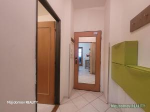 Pronájem bytu 1+1, Praha - Smíchov, U Santošky, 45 m2