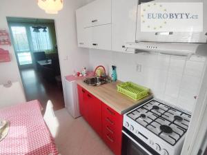 Pronájem bytu 2+1, Praha - Záběhlice, Ostružinová, 53 m2