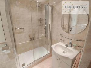 Pronájem bytu 2+1, Praha - Záběhlice, Ostružinová, 53 m2